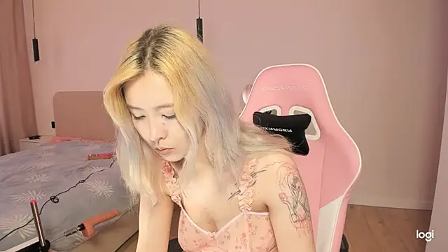Snapshot of kitsuneari chatting on 6, 5, 2026 kitsuneari online show from 6, 5, 2026