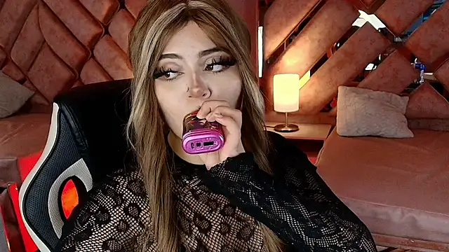 Snapshot of lya_nekko_ chatting on 5, 7, 2026 lya nekko online show from 5, 7, 2026