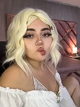 Snapshot of lya_nekko_ chatting on 25, 6, 2026 lya nekko online show from 25, 6, 2026