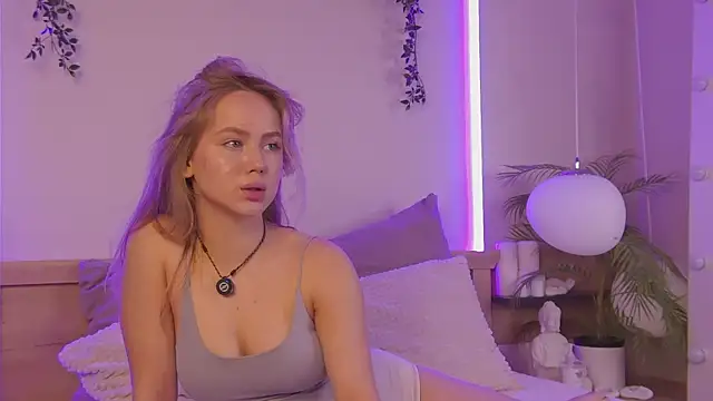 Snapshot of Emi_Sterling chatting on 29, 5, 2026 Emi Sterling online show from 29, 5, 2026