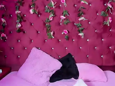 Molly Brunette  online show from 23, 4, 2026