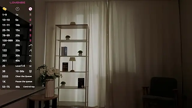 NadiaFabroquez online show from 20, 4, 2026