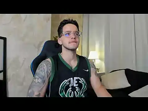 Snapshot of RONNY_COLTON chatting on 17, 5, 2026 RONNY COLTON online show from 17, 5, 2026