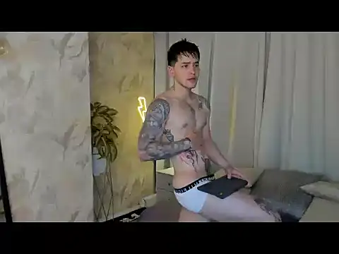 Snapshot of RONNY_COLTON chatting on 7, 5, 2026 RONNY COLTON online show from 7, 5, 2026