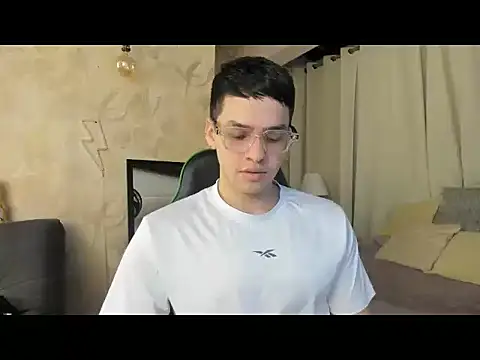 Snapshot of RONNY_COLTON chatting on 28, 4, 2026 RONNY COLTON online show from 28, 4, 2026
