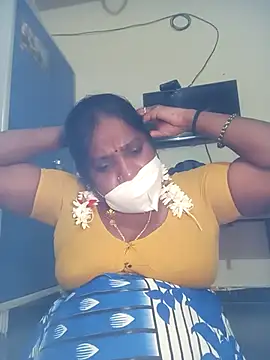 Snapshot of swetha10 chatting on 18, 7, 2026 swetha10 online show from 18, 7, 2026