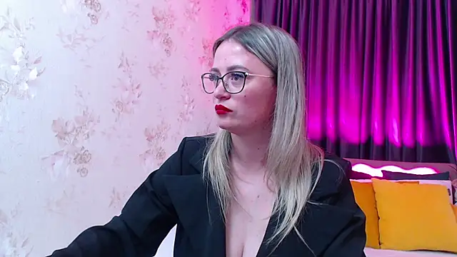 Snapshot of KriisKiss chatting on 1, 5, 2026 KriisKiss online show from 1, 5, 2026