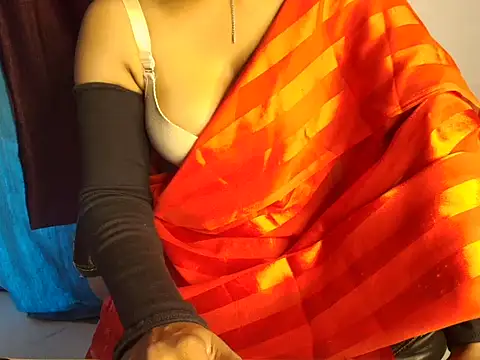 Hotty Girl147 online show from 5, 5, 2026