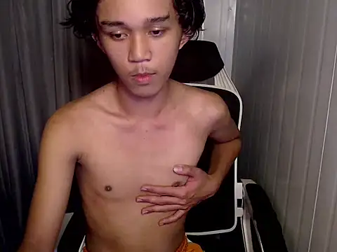 Snapshot of urnaughty_paul chatting on 13, 5, 2026 urnaughty paul online show from 13, 5, 2026