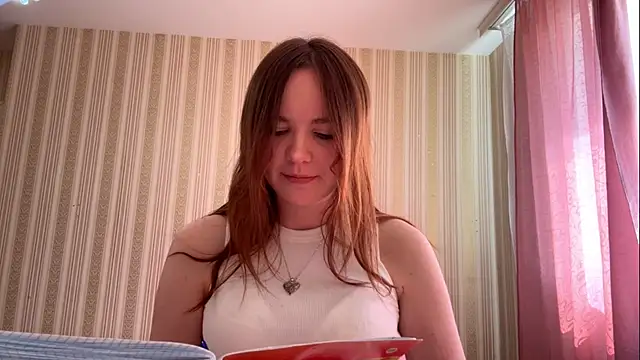 FransiscaLauderback online show from 21, 4, 2026