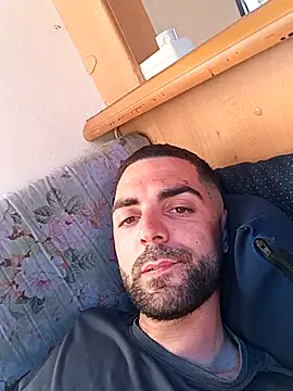 Snapshot of alieno_napoletano chatting on 6, 5, 2026 alieno napoletano online show from 6, 5, 2026