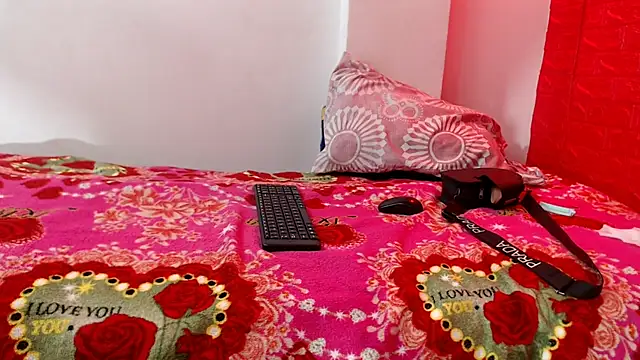Snapshot of maidycute18 chatting on 14, 5, 2026 maidycute18 online show from 14, 5, 2026