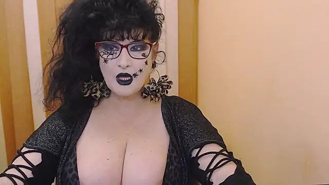 QuuenOfSin online show from 31, 10, 2025