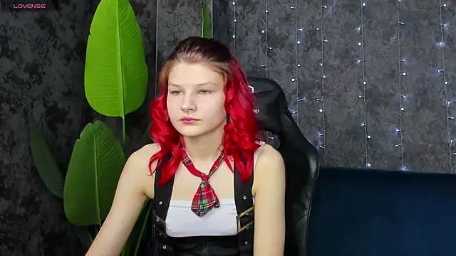Bonnie Hernandez online show from 28, 4, 2026