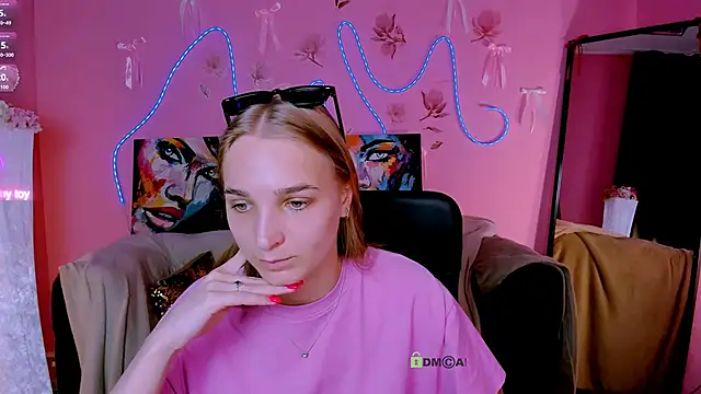 ollivia dream online show from 25, 5, 2026