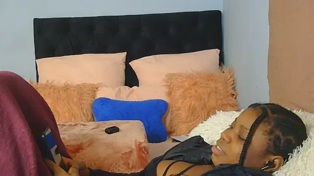 Snapshot of julianaa19 chatting on 31, 5, 2026 julianaa19 online show from 31, 5, 2026