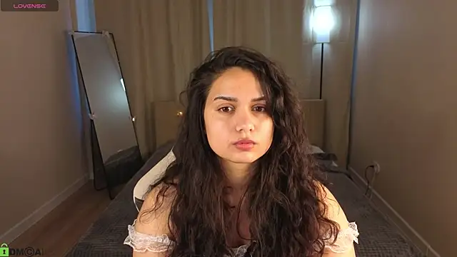Snapshot of Vivien_Ross chatting on 15, 5, 2026 Vivien Ross online show from 15, 5, 2026