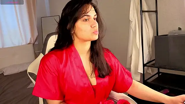 Snapshot of Vivien_Ross chatting on 28, 5, 2026 Vivien Ross online show from 28, 5, 2026
