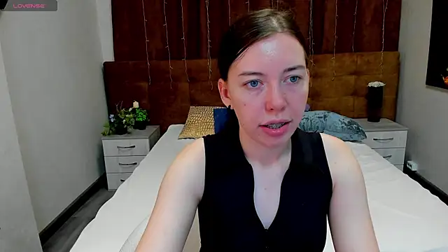Snapshot of Sandra_Ross chatting on 4, 6, 2026 Sandra Ross online show from 4, 6, 2026