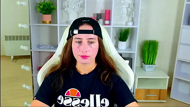 NadinnL online show from 19, 7, 2026