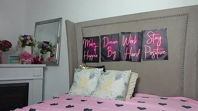 Snapshot of CataleyaStarr chatting on 6, 6, 2026 CataleyaStarr online show from 6, 6, 2026