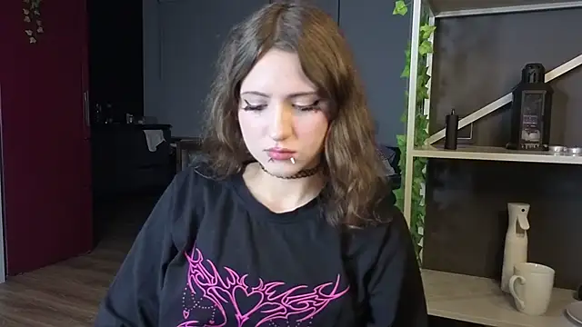 lovergirl4me online show from 4, 6, 2026