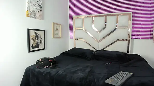 Milf vero online show from 13, 5, 2026