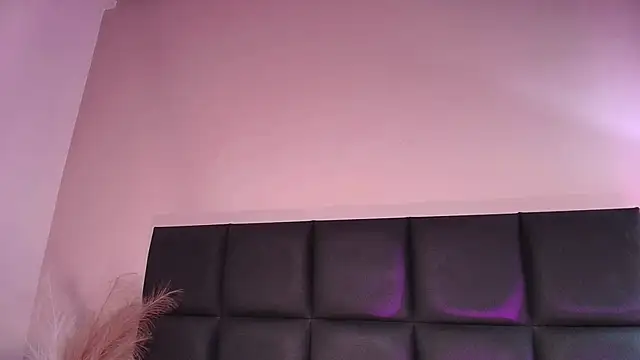 SofiHudson online show from 22, 4, 2026