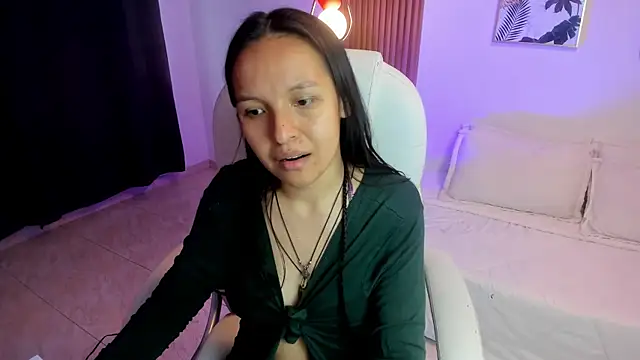 Snapshot of luniksa chatting on 28, 4, 2026 luniksa online show from 28, 4, 2026