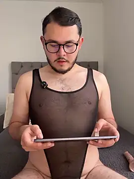 Snapshot of SubBoy_bear chatting on 10, 6, 2026 SubBoy bear online show from 10, 6, 2026