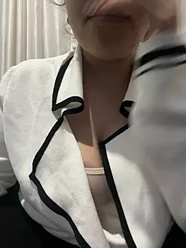 Snapshot of Laavinia chatting on 27, 4, 2026 Laavinia online show from 27, 4, 2026