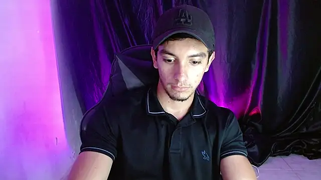Snapshot of dante_18cm_ chatting on 8, 5, 2026 dante 18cm online show from 8, 5, 2026