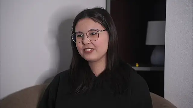 FlorentinaPinson online show from 22, 4, 2026