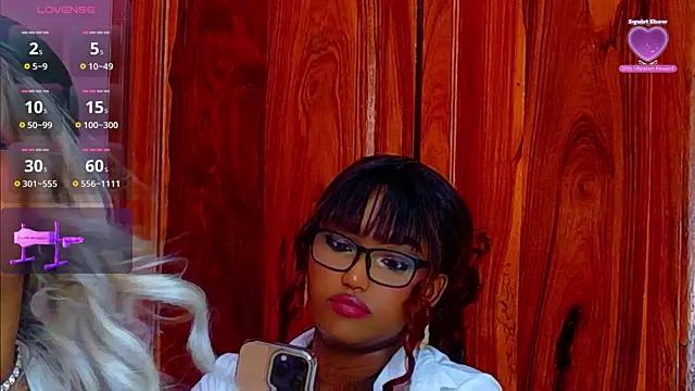 Snapshot of TiannahGlow chatting on 24, 5, 2026 TiannahGlow online show from 24, 5, 2026