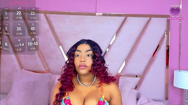 Snapshot of TiannahGlow chatting on 27, 5, 2026 TiannahGlow online show from 27, 5, 2026