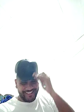 travieso2828 online show from 21, 4, 2026