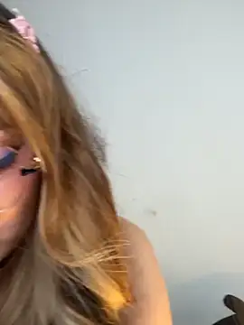 Snapshot of sofiakitty_love chatting on 27, 5, 2026 sofiakitty love online show from 27, 5, 2026