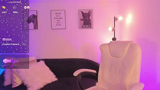 LizzyPonce  online show from 24, 4, 2026