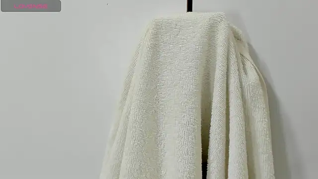 mia novoa  online show from 21, 4, 2026