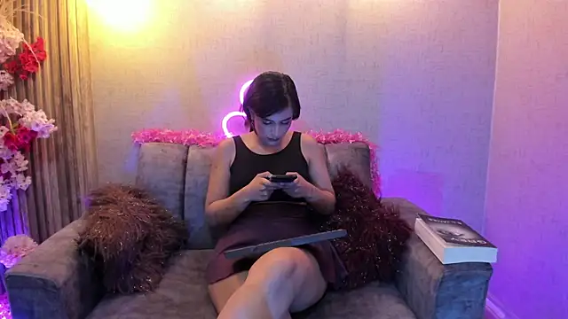 Snapshot of ShantalBr chatting on 7, 5, 2026 ShantalBr online show from 7, 5, 2026
