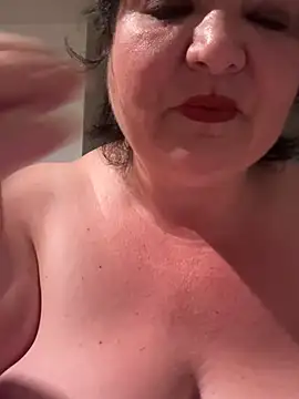 Snapshot of curvymilfmicha chatting on 15, 7, 2026 curvymilfmicha online show from 15, 7, 2026