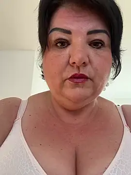 Snapshot of curvymilfmicha chatting on 26, 7, 2026 curvymilfmicha online show from 26, 7, 2026
