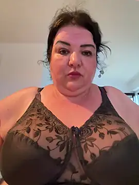 Snapshot of curvymilfmicha chatting on 9, 7, 2026 curvymilfmicha online show from 9, 7, 2026