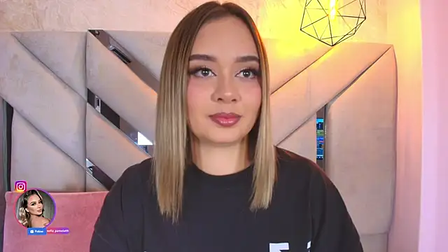 Sofia pamela  online show from 2, 7, 2026
