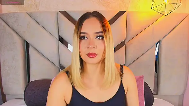 Snapshot of Sofia_pamela_ chatting on 6, 6, 2026 Sofia pamela online show from 6, 6, 2026