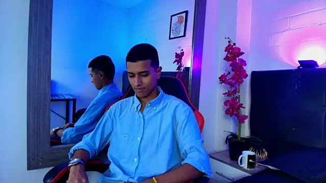 Snapshot of Alan_Colthon chatting on 5, 5, 2026 Alan Colthon online show from 5, 5, 2026