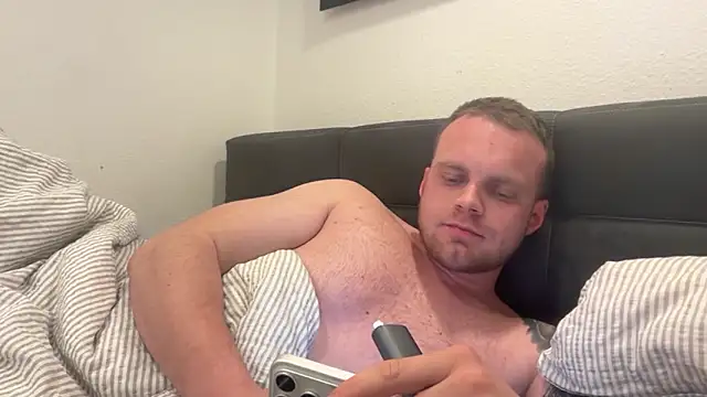 hallihallo12343 online show from 21, 4, 2026