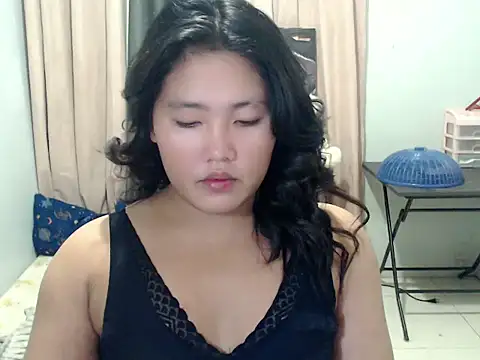 Snapshot of YourBaby_Eva chatting on 27, 6, 2026 YourBaby Eva online show from 27, 6, 2026