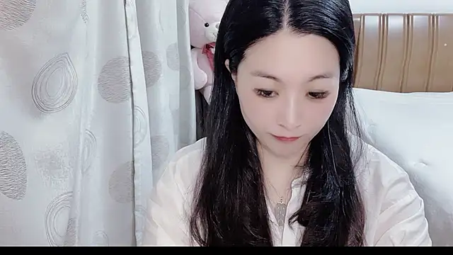 Snapshot of D-Misslu chatting on 4, 7, 2026 D-Misslu online show from 4, 7, 2026