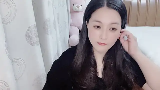 Snapshot of D-Misslu chatting on 14, 6, 2026 D-Misslu online show from 14, 6, 2026